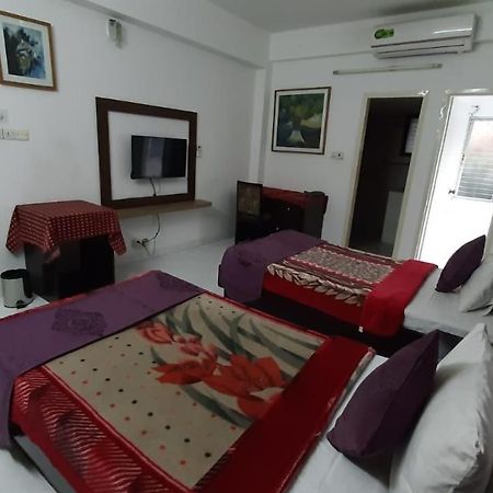 Center Point Apartment Дака Екстериор снимка