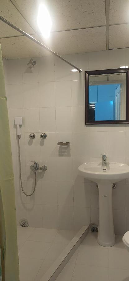 Center Point Apartment Дака Екстериор снимка