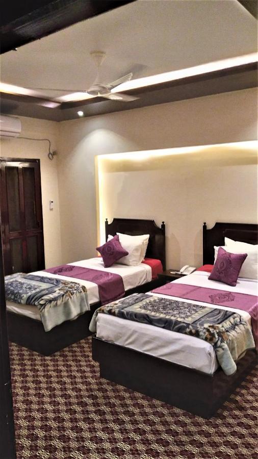 Center Point Apartment Дака Екстериор снимка