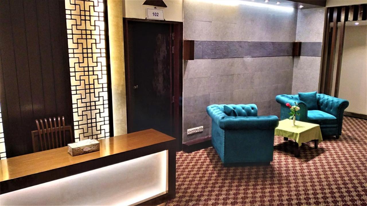 Center Point Apartment Дака Екстериор снимка