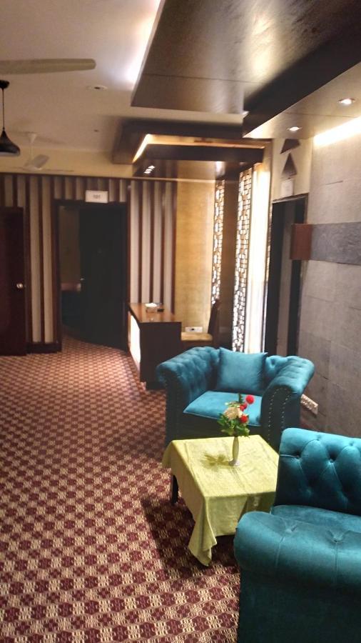 Center Point Apartment Дака Екстериор снимка