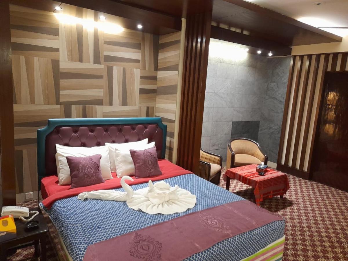Center Point Apartment Дака Екстериор снимка